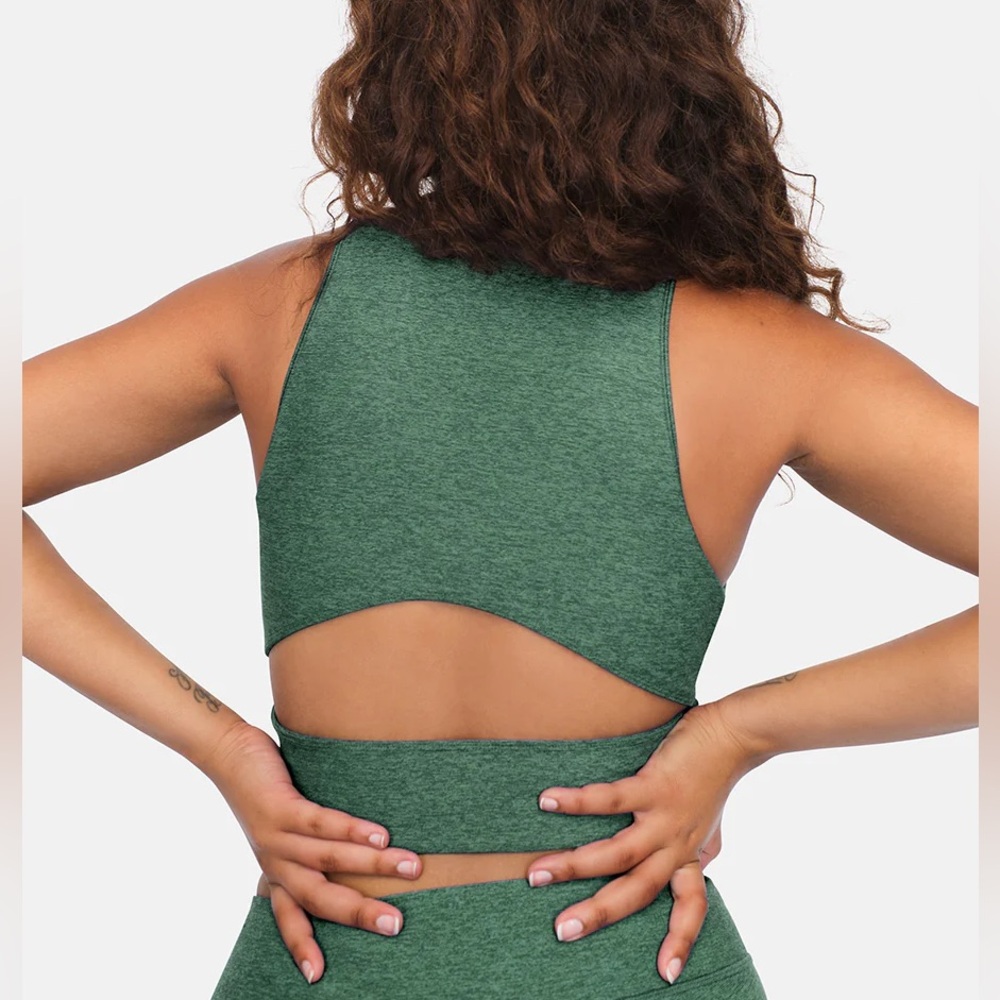 Outdoor Voices slashback crop top (hunter)‎ size Small